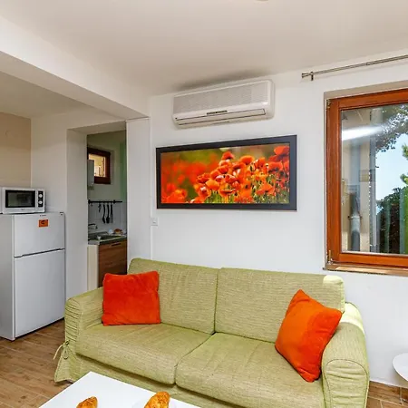 Al Mare Apartment