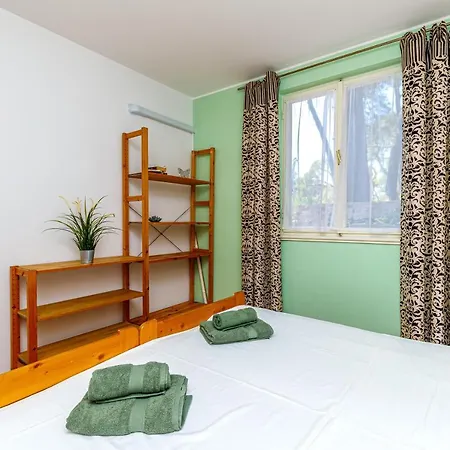 阿尔马雷公寓 公寓 *