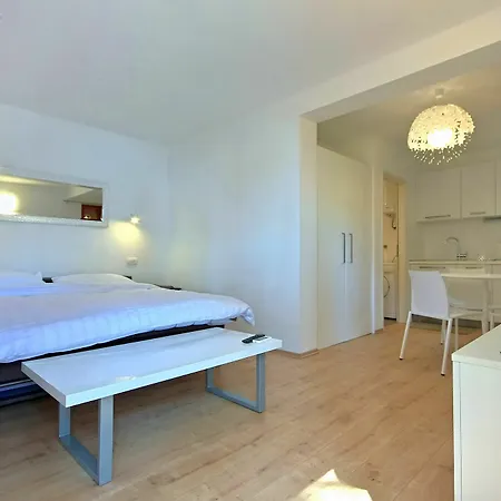 公寓 阿尔马雷公寓 罗维尼