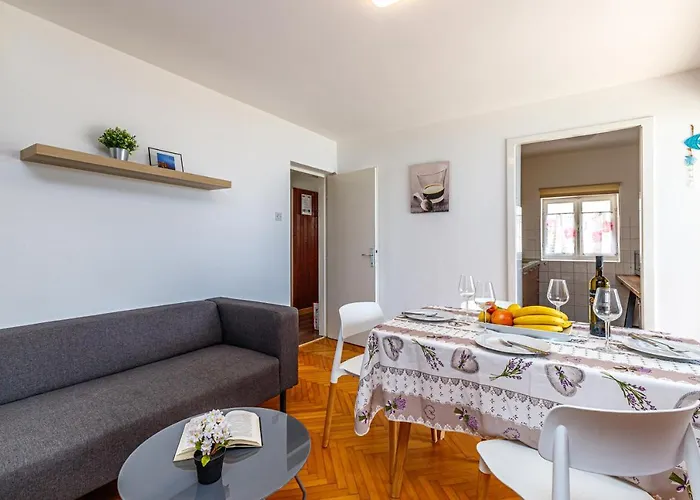 Al Mare Ровинь